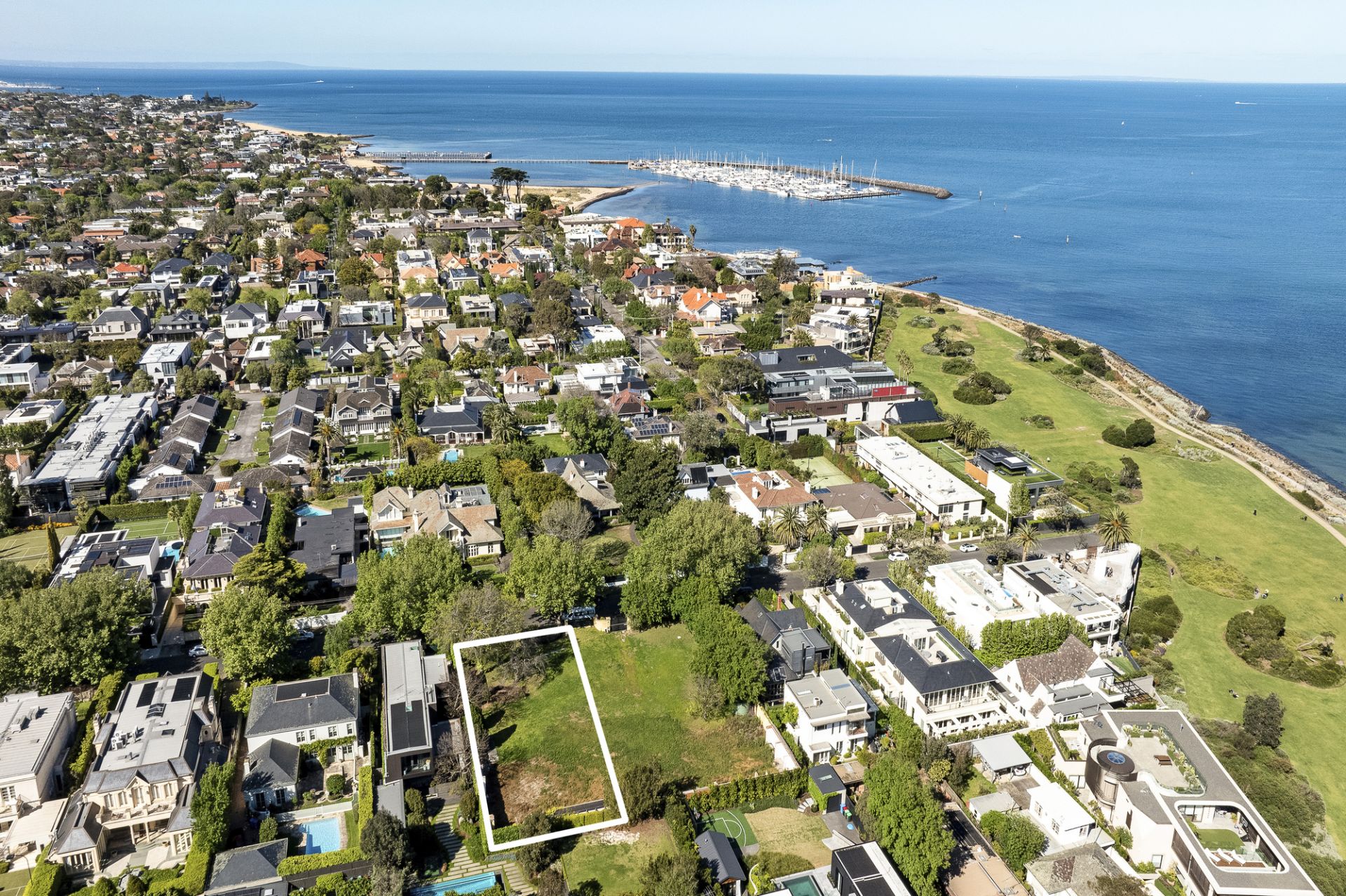 16 Glyndon Avenue, Brighton, Brighton - Thumbnail 2