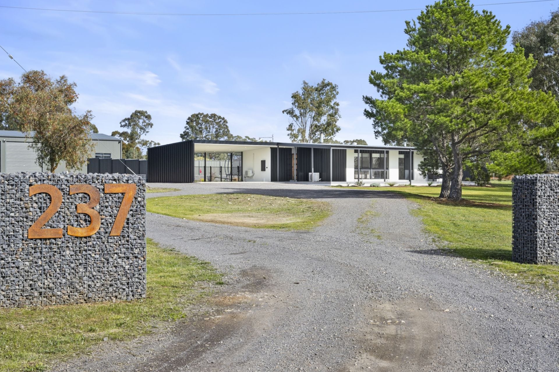 237 Adelaide Lead - Alma Road, Alma - Thumbnail 2