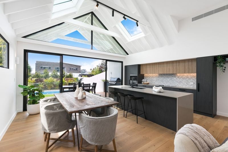 11b Pacific Street CARINGBAH SOUTH 2229