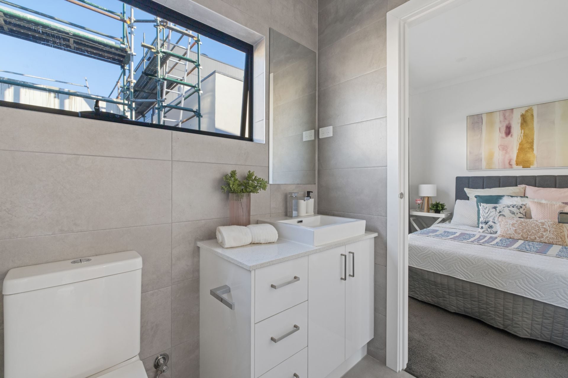 Stylish Two Bedroom Townhouse in Prime Location!