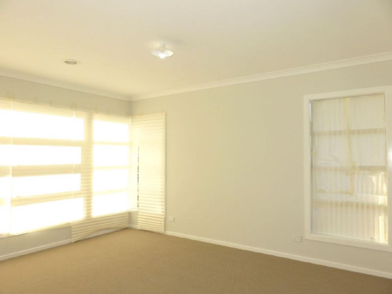48 Grovedon Circuit, Donnybrook
