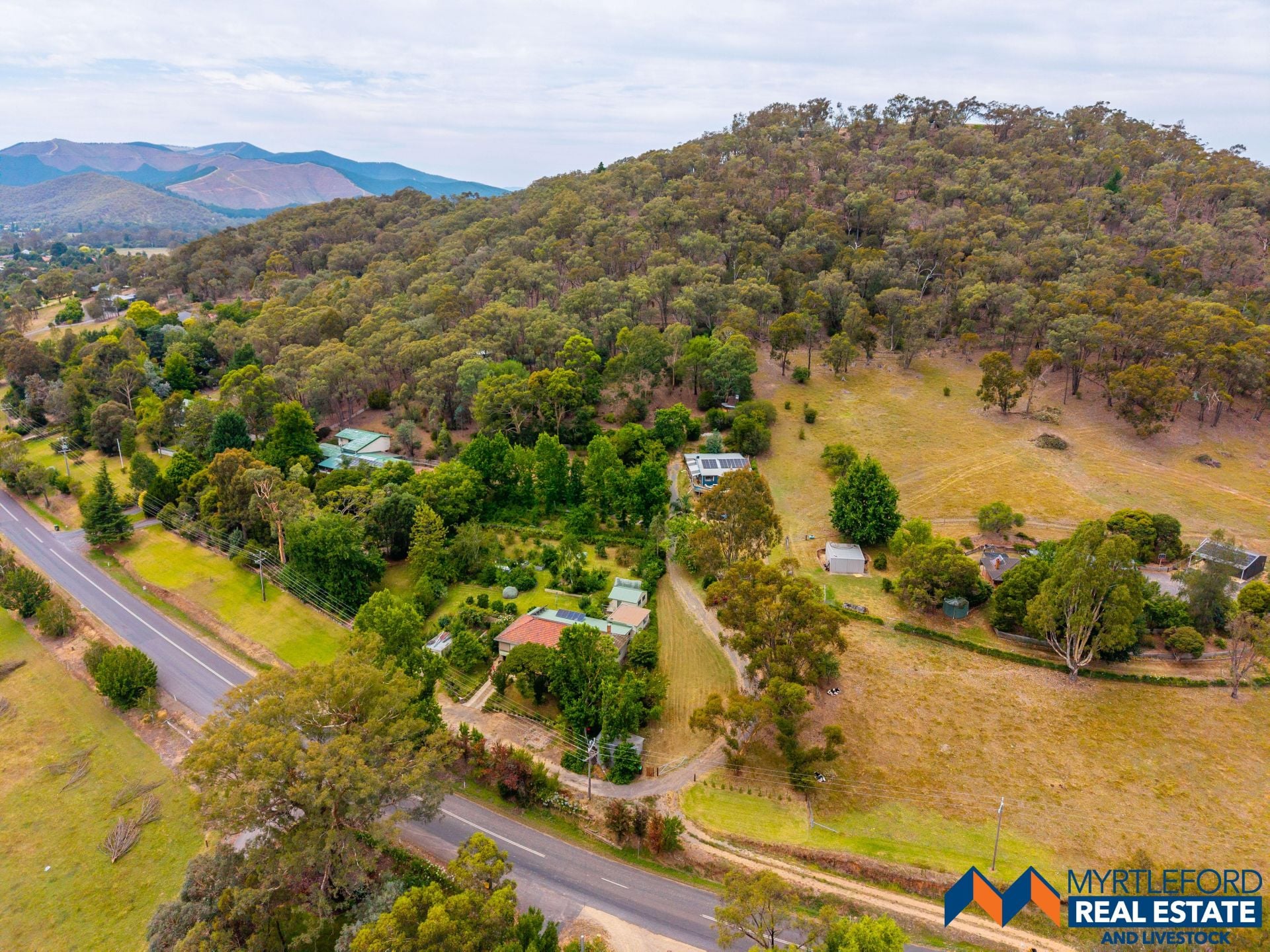 323 Buffalo River Road, MYRTLEFORD, Myrtleford - Thumbnail 4