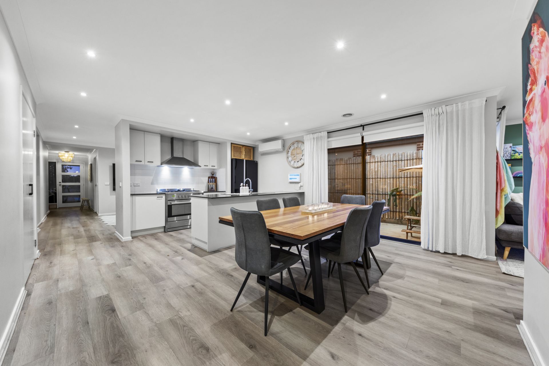 27 Dexter Crescent, Clyde North VIC, Clyde North - Thumbnail 2