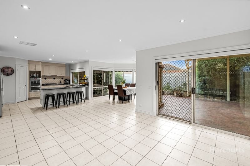 37 St Georges Avenue, Caroline Springs