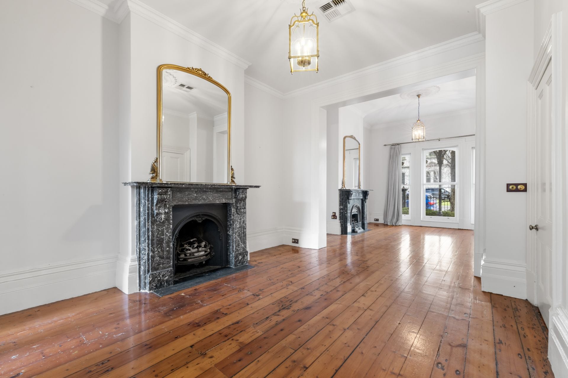 A Distinguished East Melbourne Residence of Enduring Elegance