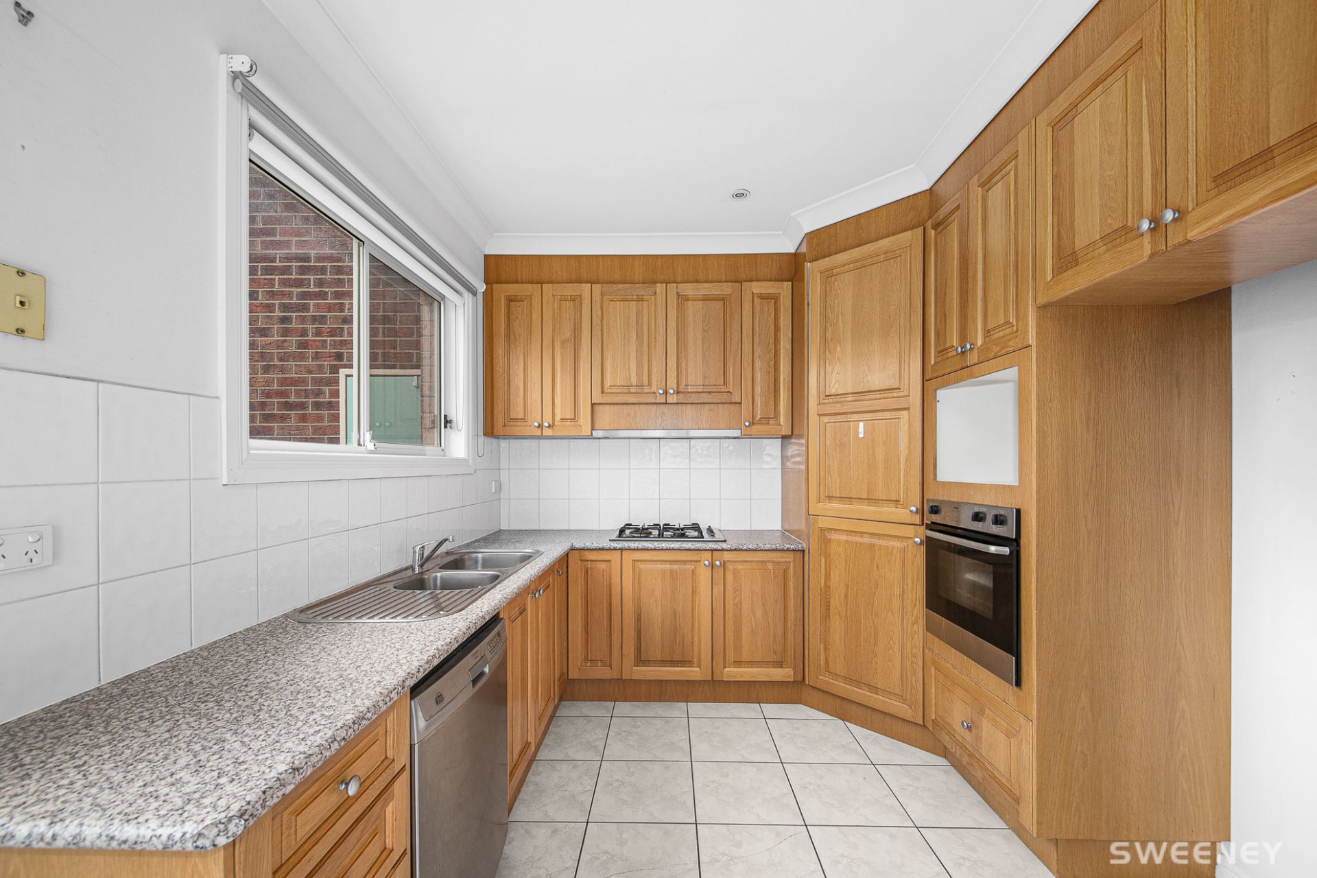 1/10-11 Dixon Court, Altona Meadows - Thumbnail 3