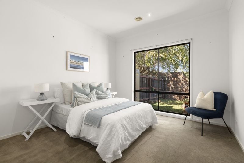 6 Prism Walk, Epping