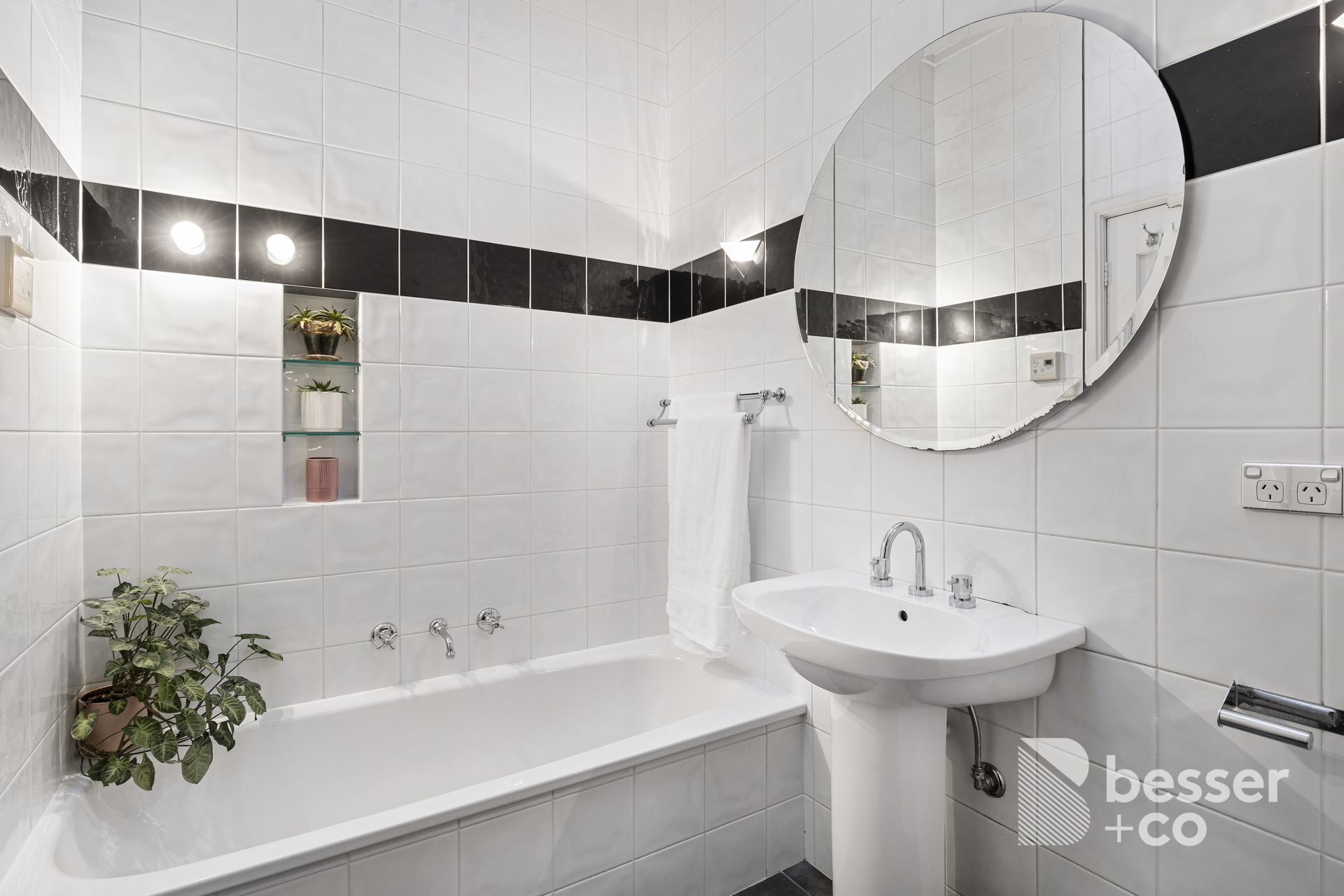 5 Mitchell Road, Caulfield North - Thumbnail 8