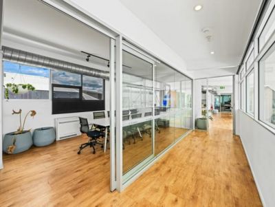 NEWSTEAD STYLE AT AN UNBEATBLE PRICE - ALL OFFERS CONSIDERED!