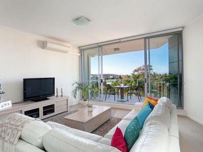 Dee Why - 3307/10 Sturdee Parade