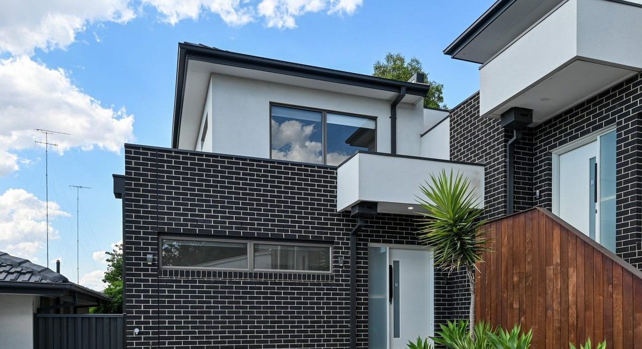 Two Bedroom Spacious Townhouse!