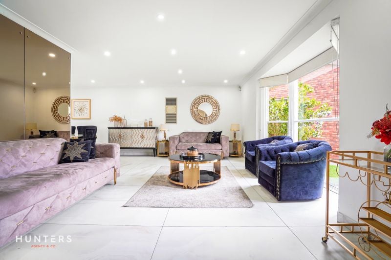 4 Elayne Place, Guildford