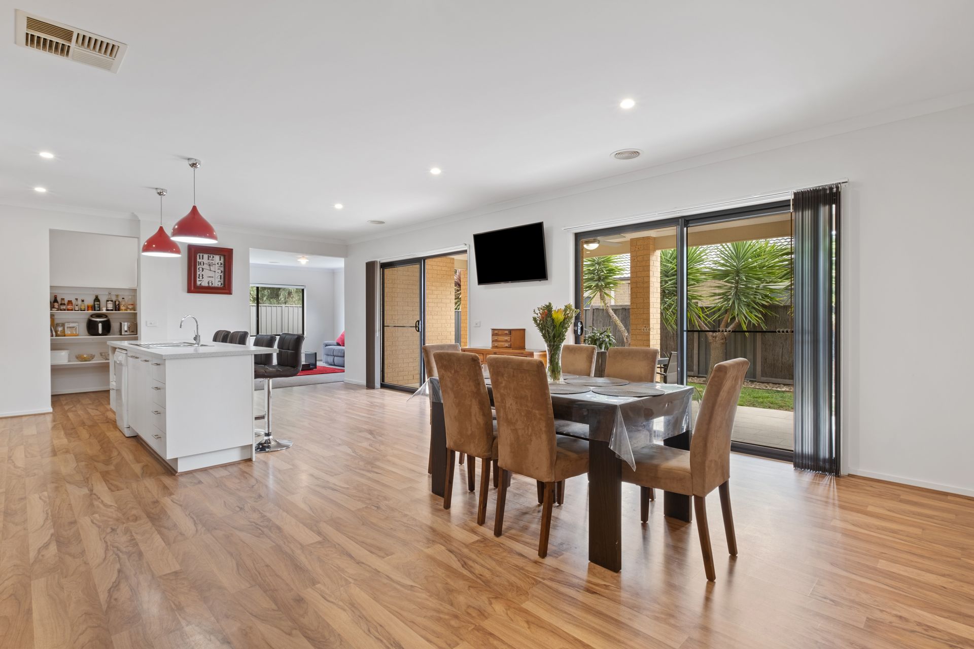 8 Perry Lane, Epsom, Epsom, Epsom - Thumbnail 3