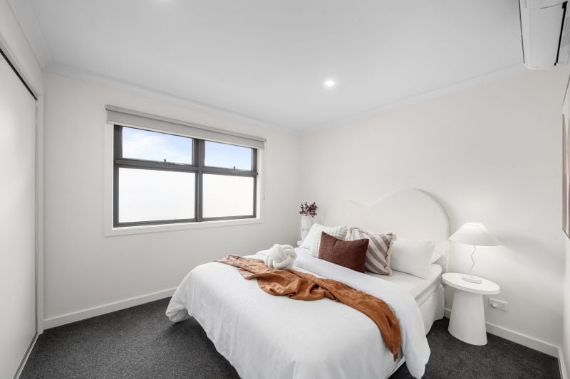10/10 Crevelli Street, Reservoir