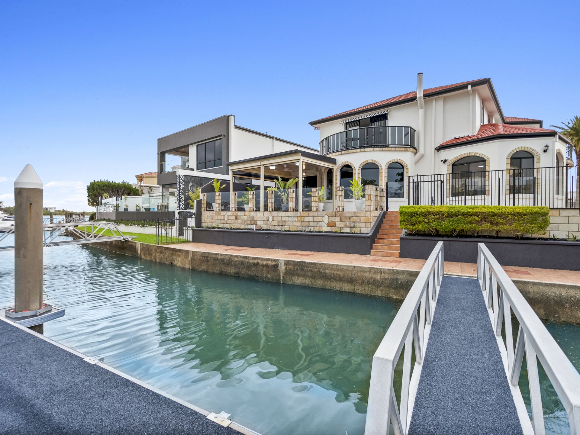 $ 2,700,000, Sovereign Islands - Thumbnail 5