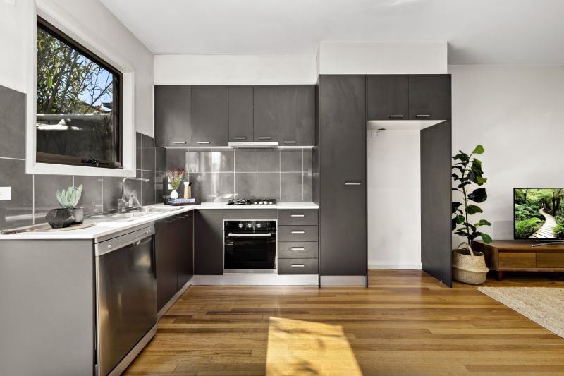 2/2 Westall Street, Thomastown