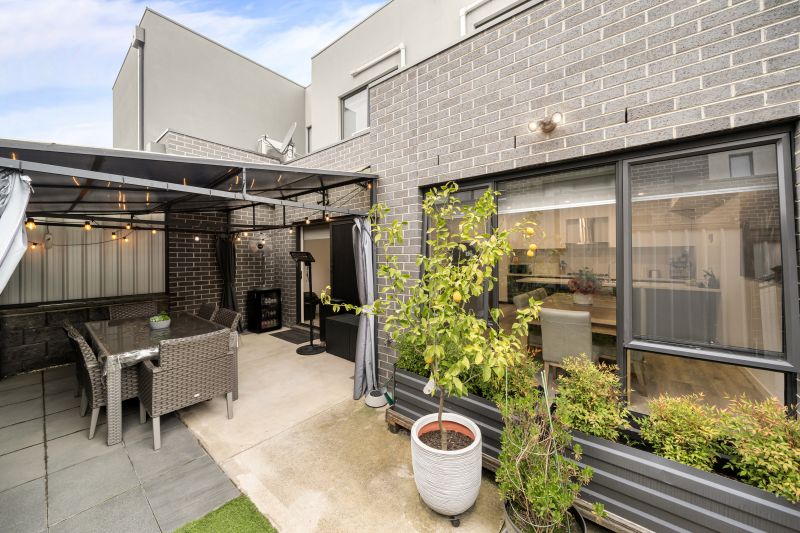 2 Ninepence Way, Epping