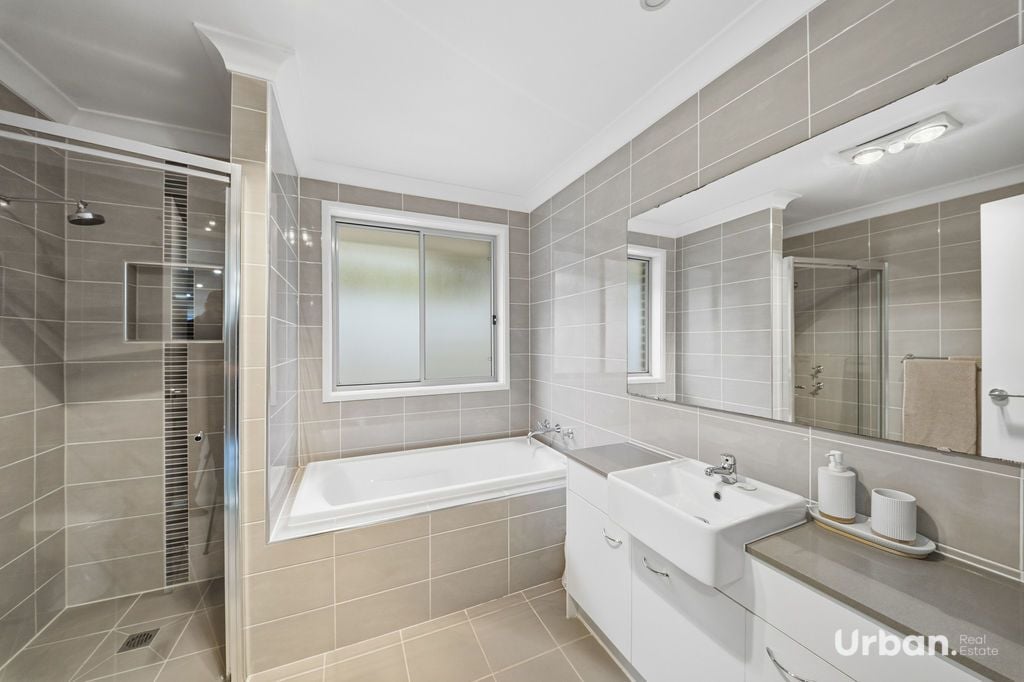 Oran Park 15 Matich Place