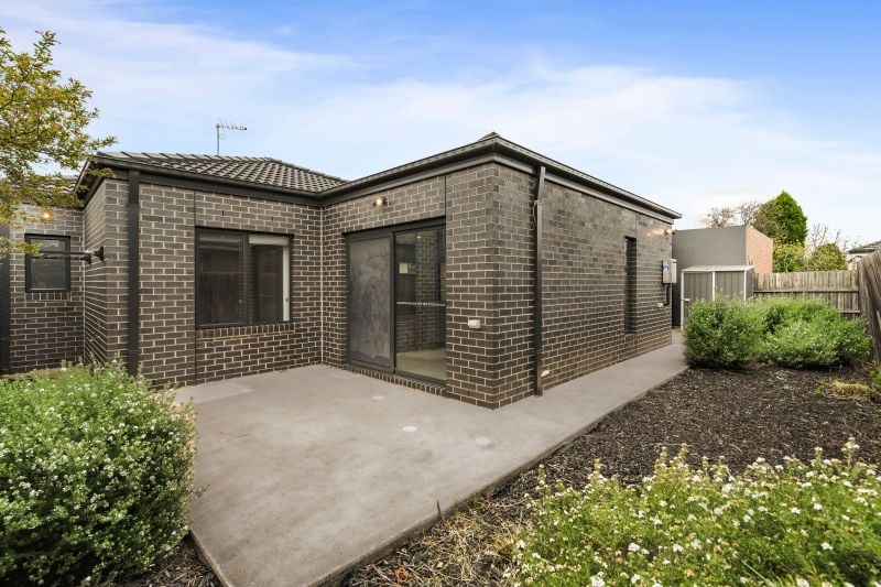 2/37 Tramoo Street, Lalor