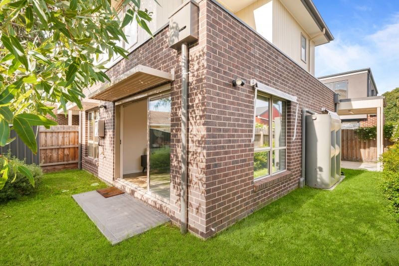 3/35 Whitelaw Street, Reservoir