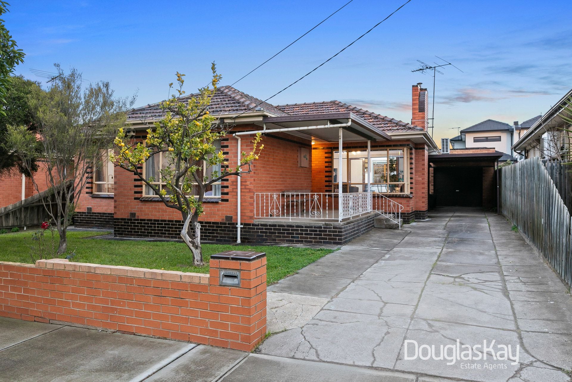 37 Kosky Street, Sunshine West VIC, Sunshine West - Thumbnail 2