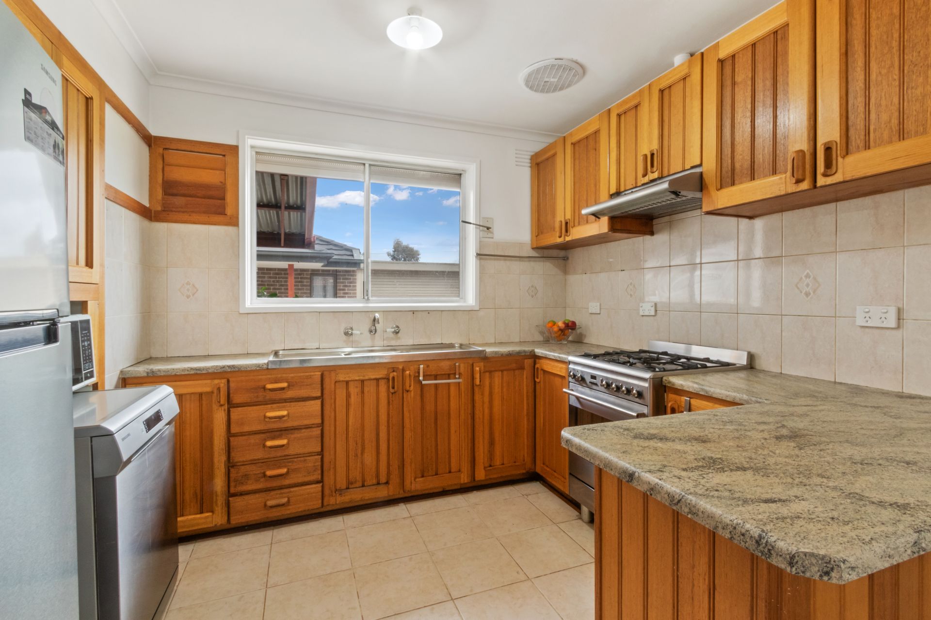Discover Exceptional Family Living in the Heart of Lalor