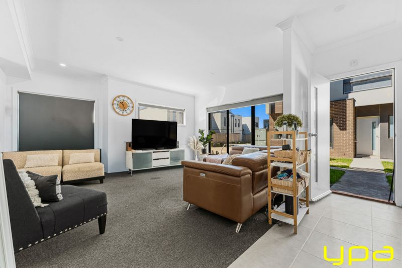 15 Kimzy Circuit Werribee VIC, Werribee - Thumbnail 2