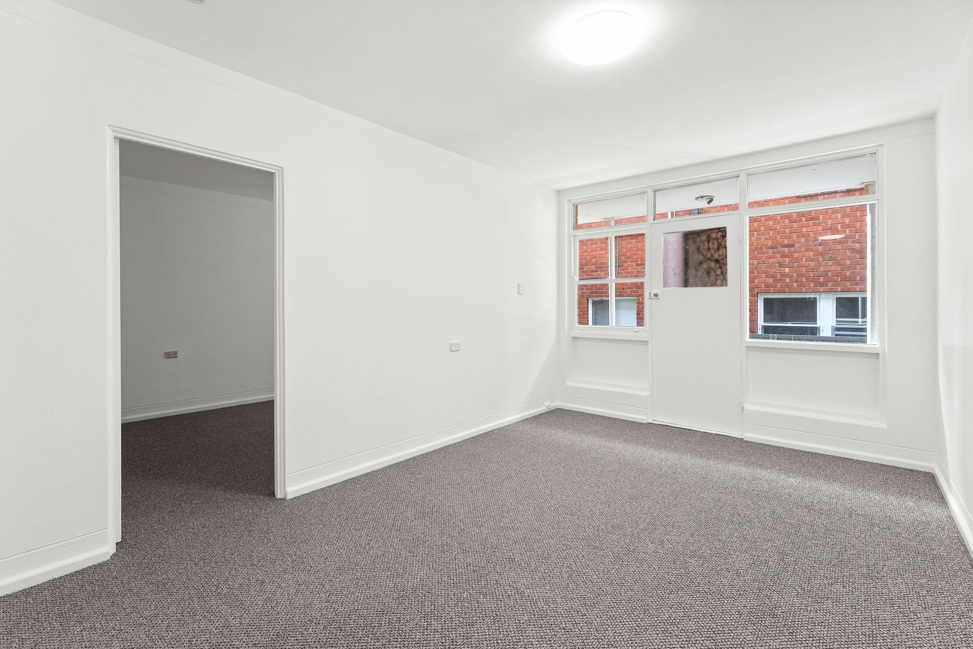 2/4 Searl Road