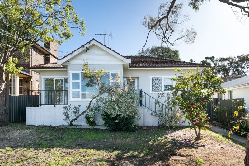 17 Cecil Street CARINGBAH SOUTH 2229