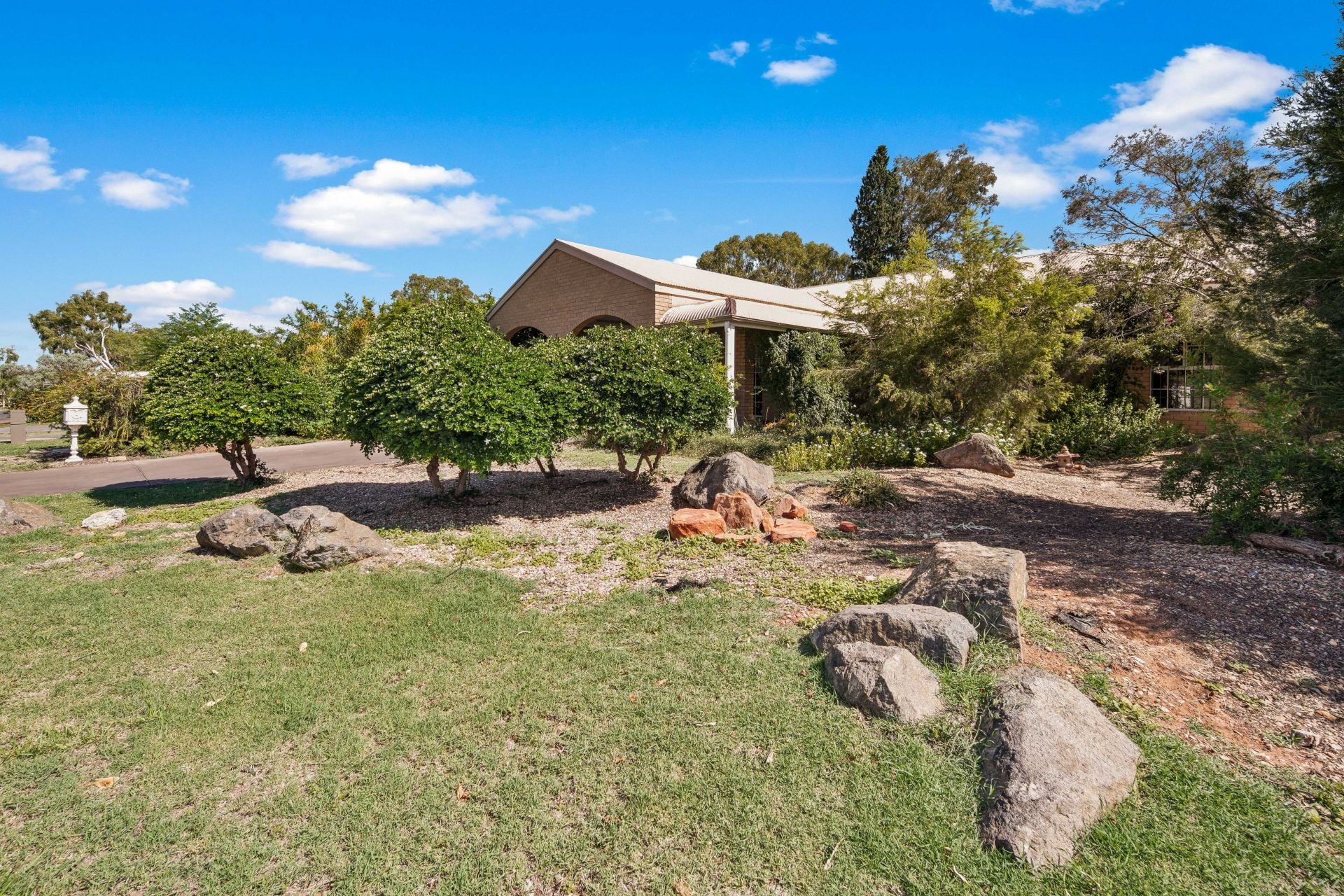 73 Cromwell Drive Desert Springs NT, Desert Springs - Thumbnail 2