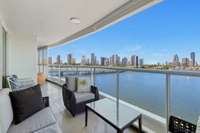 ABSOLUTE RIVERFRONT LUXURY MUST BE SOLD QLD, Absolute Riverfront Luxury Must Be Sold - Thumbnail 6