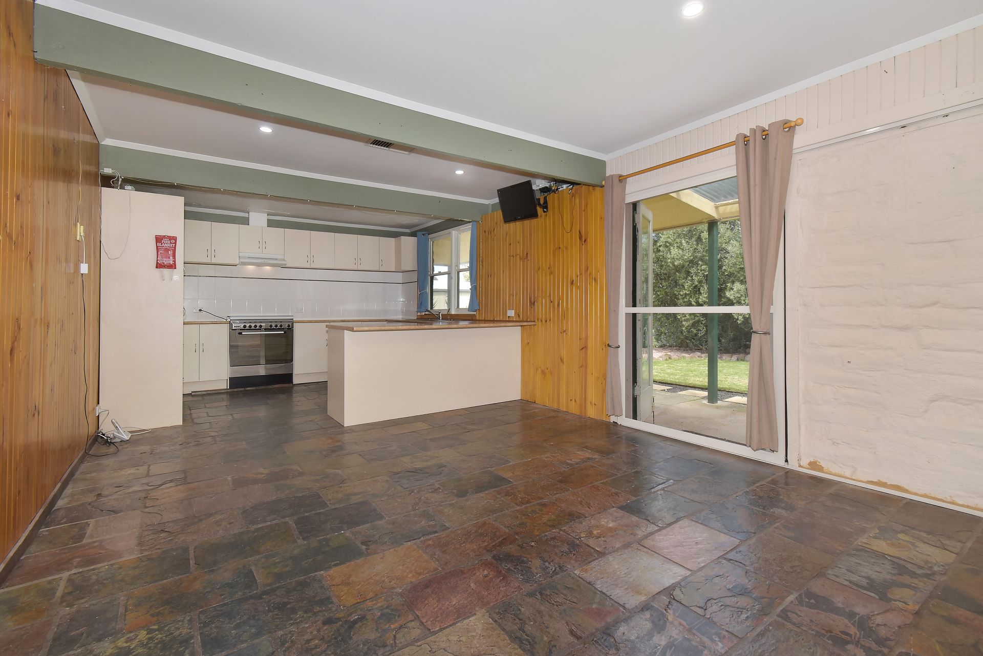 143 Taggart Drive, Daisy Hill - Thumbnail 8