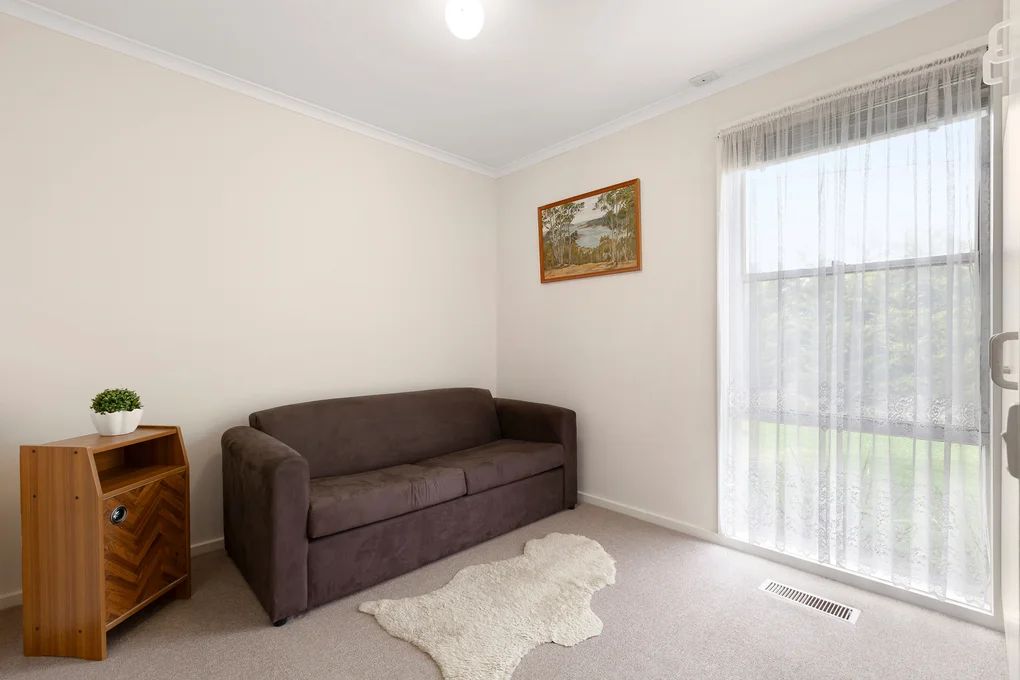 Charming Family Haven: Spacious, Secure, and Convenient