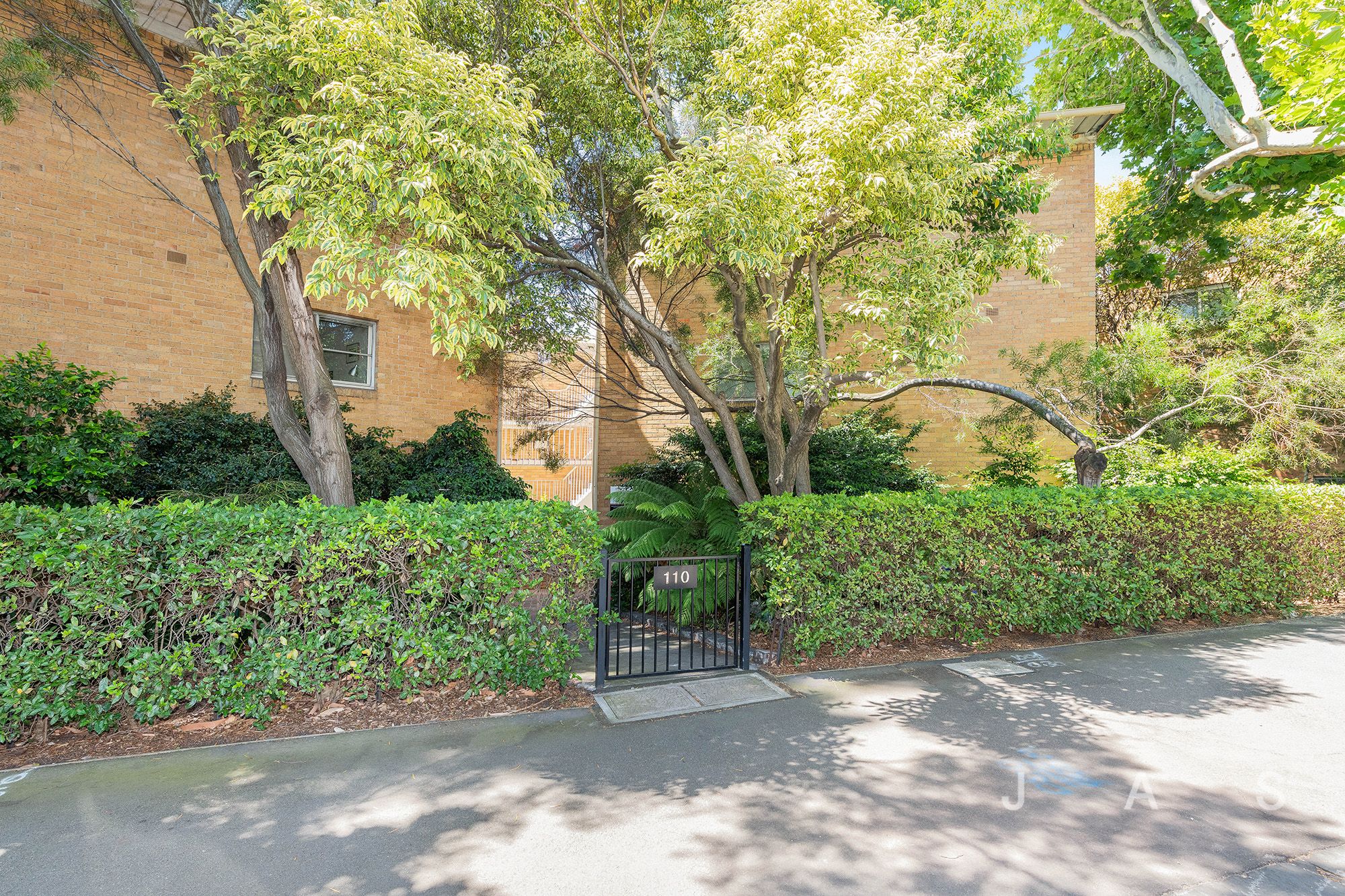 B2/110 Arden Street North Melbourne VIC, North Melbourne - Thumbnail 2