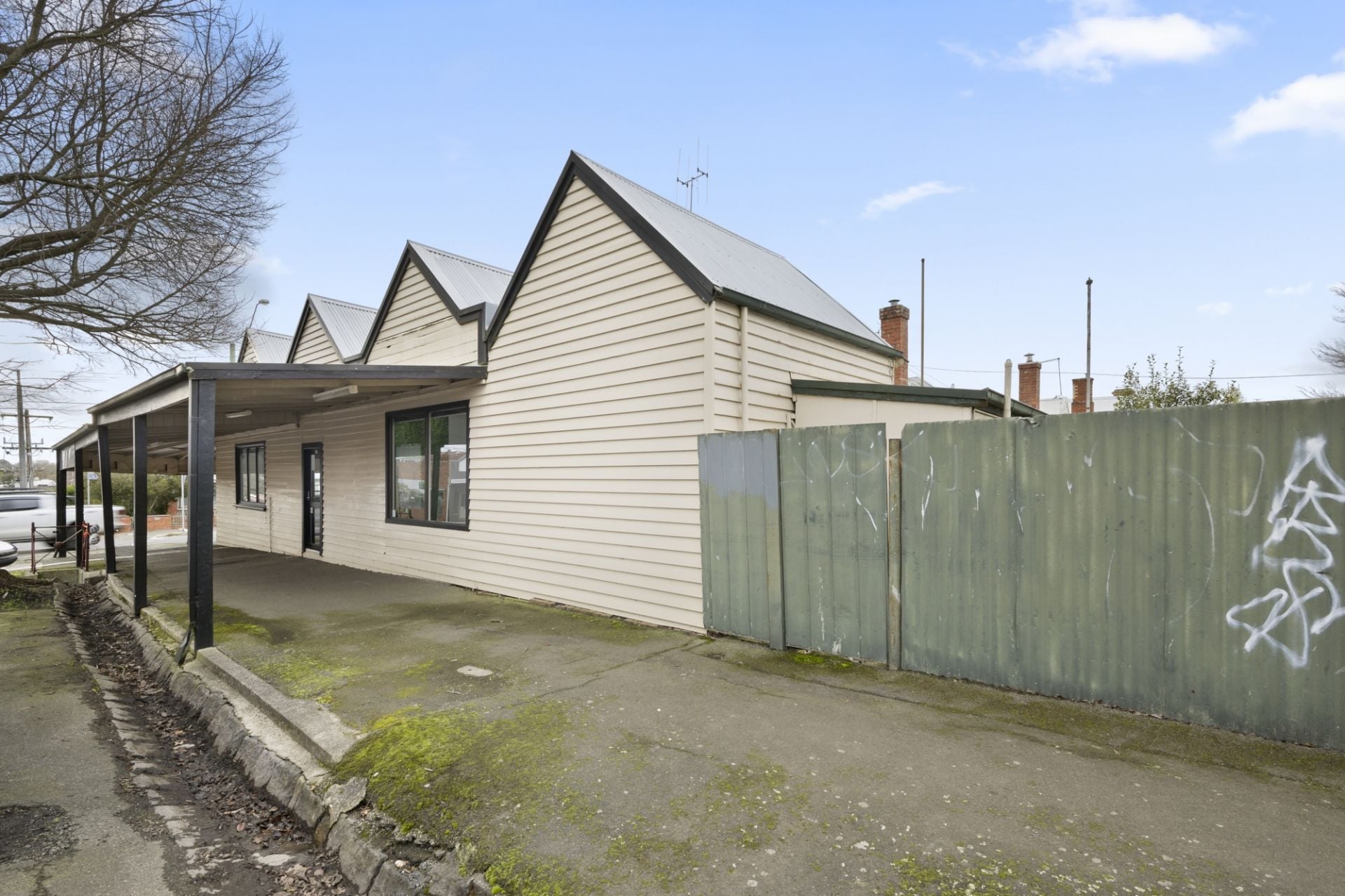737 Barkly Street, Mount Pleasant, Mount Pleasant - Thumbnail 3
