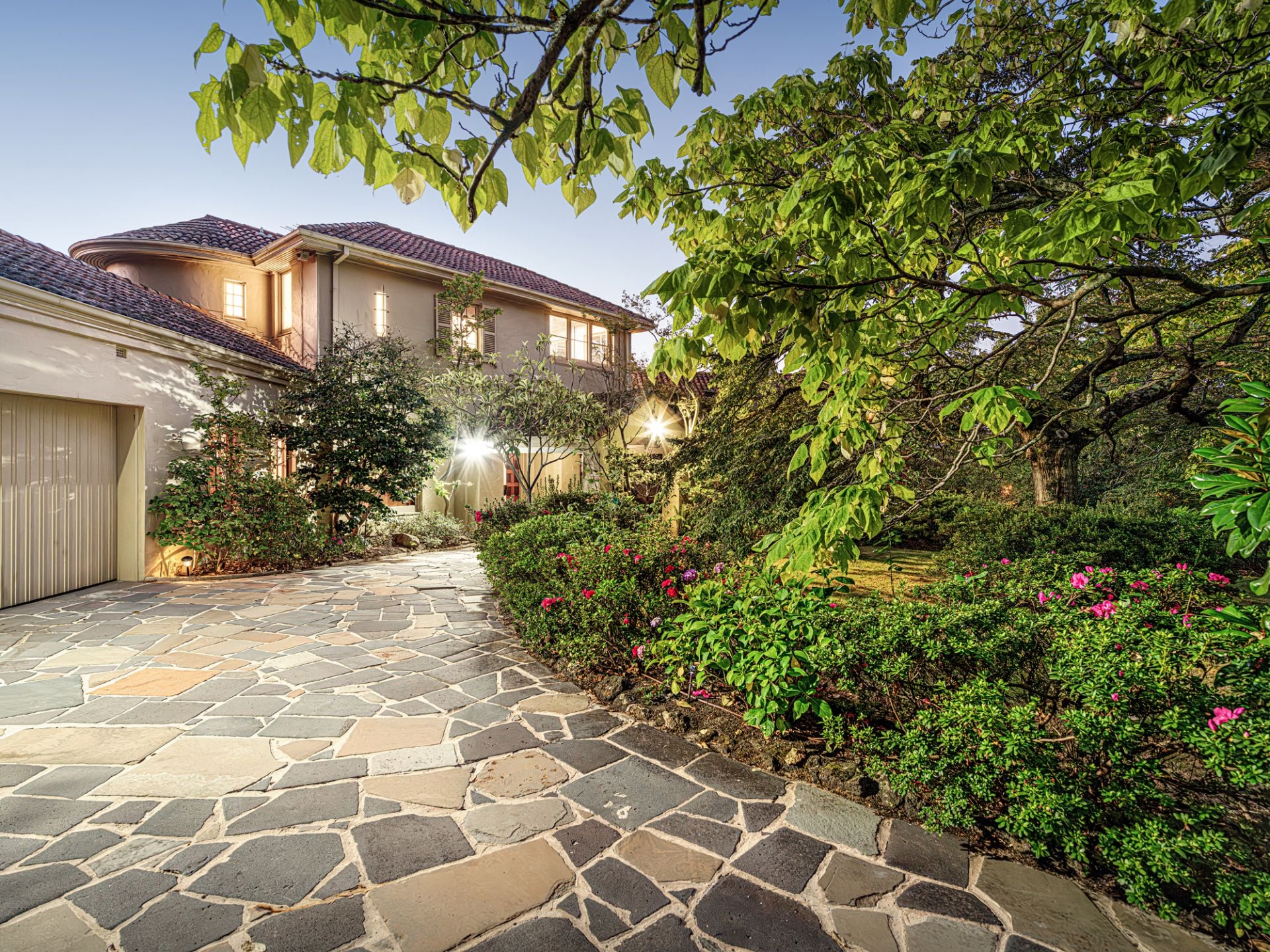 18 Maleela Avenue, Balwyn, Deepdene - Thumbnail 3