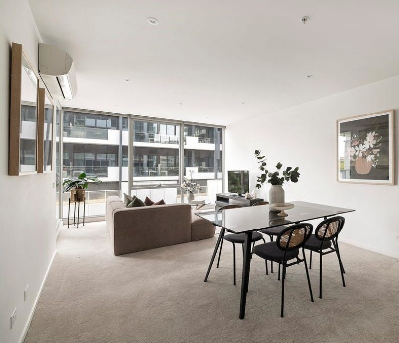 Bright, Spacious & Perfectly Positioned in South Yarra