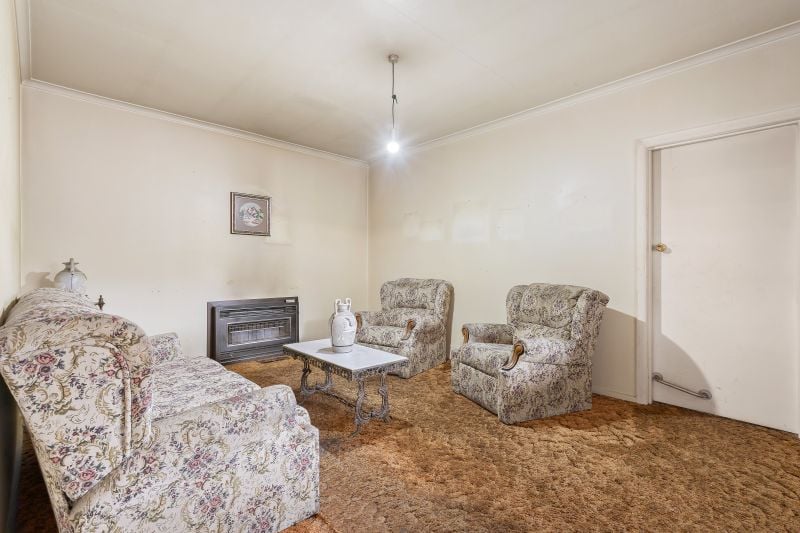 19 Elsey Road, Reservoir