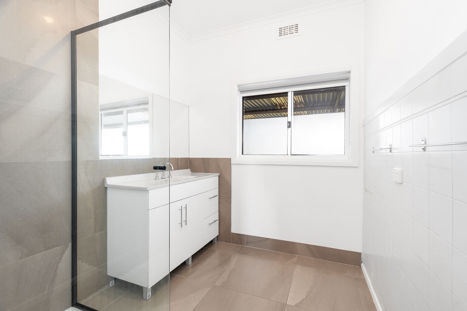 SPACIOUS 3-BEDROOM FAMILY HOME IN PRIME LOCATION