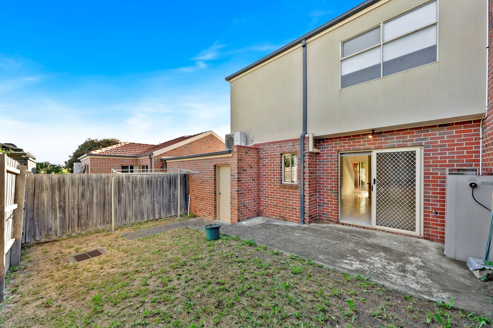 Modern Comfort & Convenience in Prime Reservoir Location