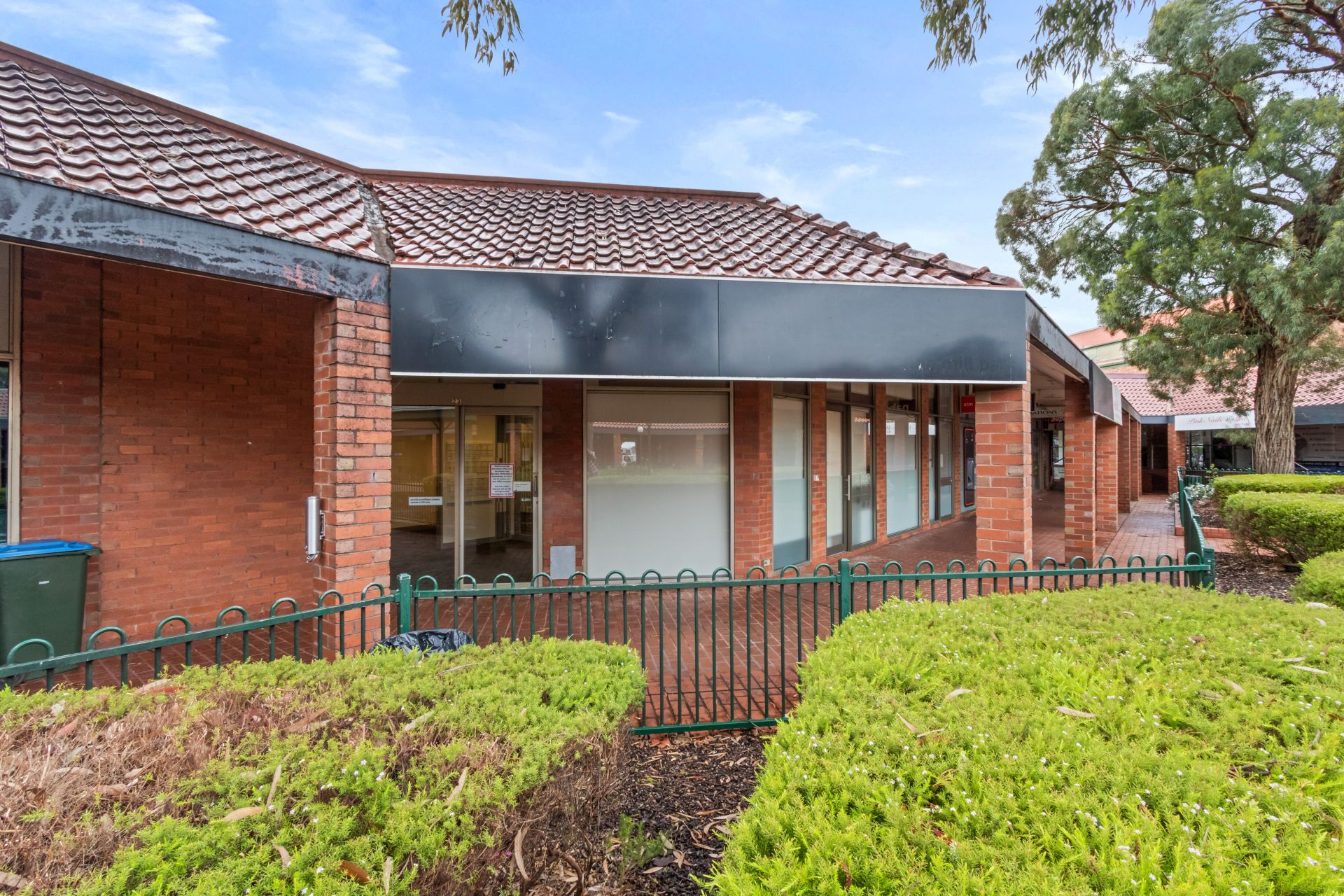 FULLY FITTED HIGH PROFILE OFFICE