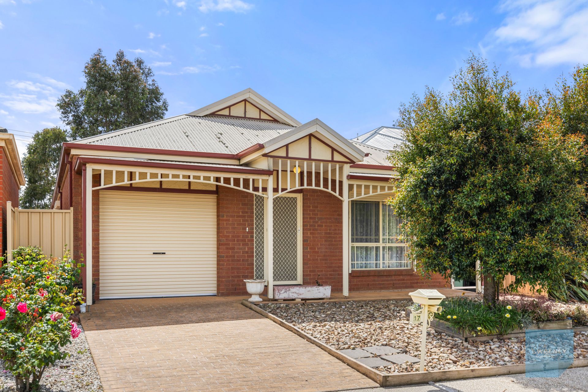 17 St Vincent Way, Caroline Springs - Thumbnail 2