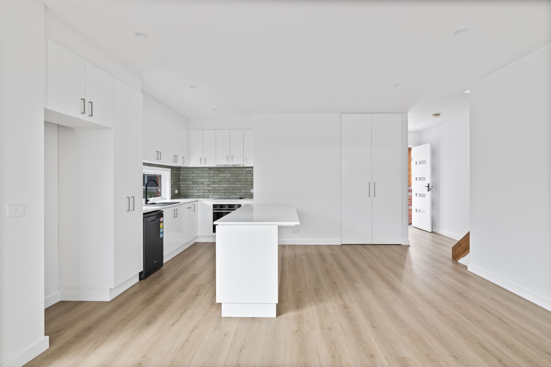 OUTSTANDING BRAND NEW TOWNHOUSE