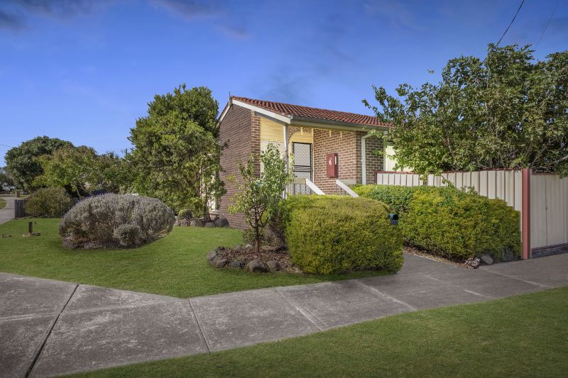 15 Pinetree Crescent, Lalor