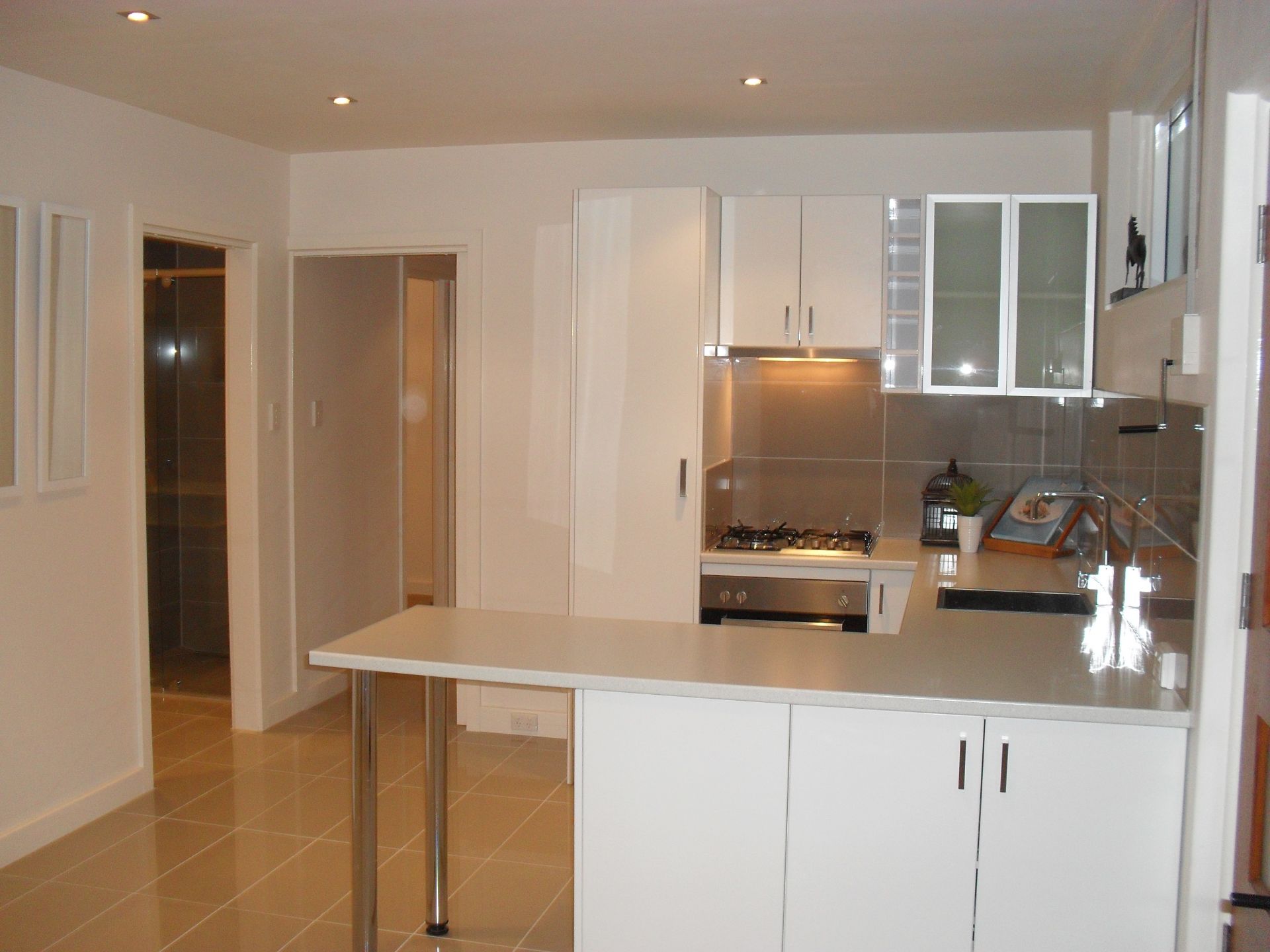 Stylish Renovated Unit in Prime Location – Walk to Northland!