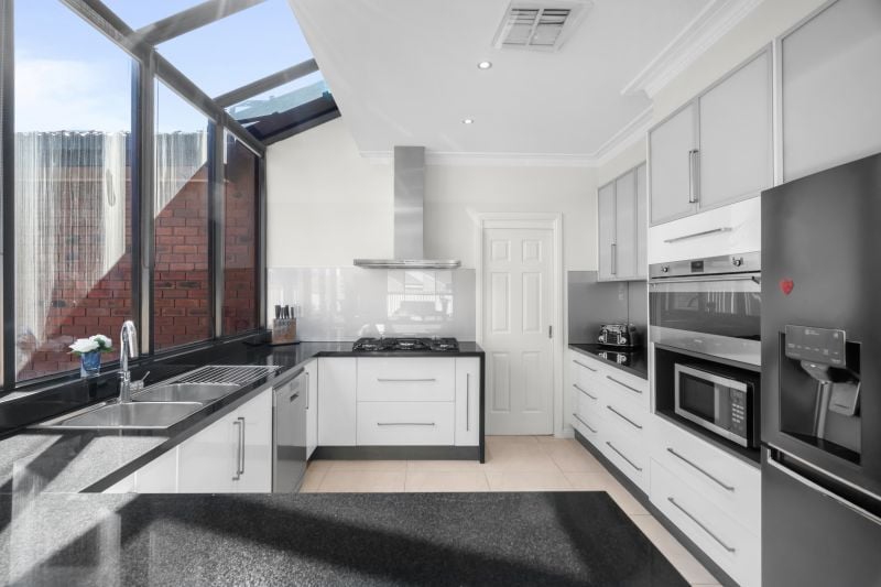 2 Turella Court, Lalor