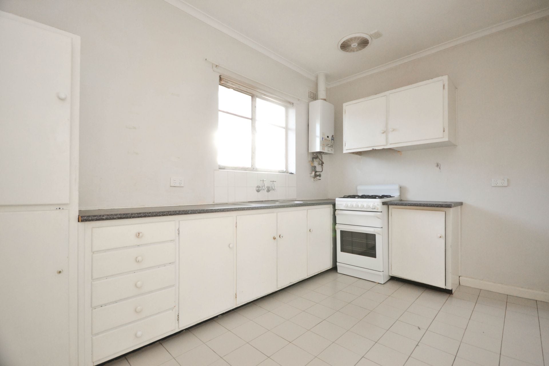 NEAT & TIDY APARTMENT