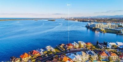 Panoramic Views and Exquisite Absolute Broadwater Frontage