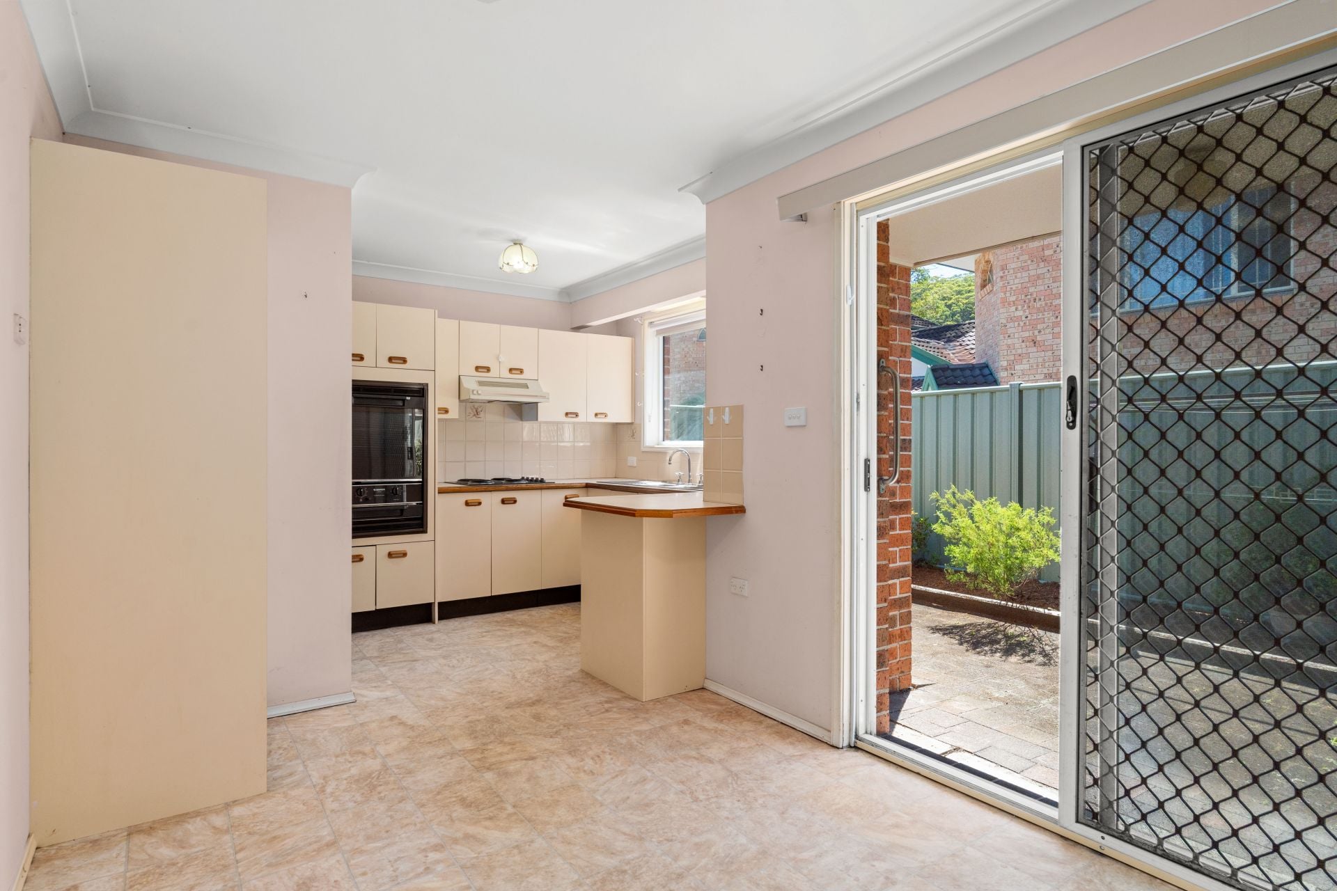 2/22 Warwick Street Blackwall NSW, Blackwall - Thumbnail 3