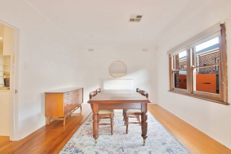 7 Mendip Road, Reservoir